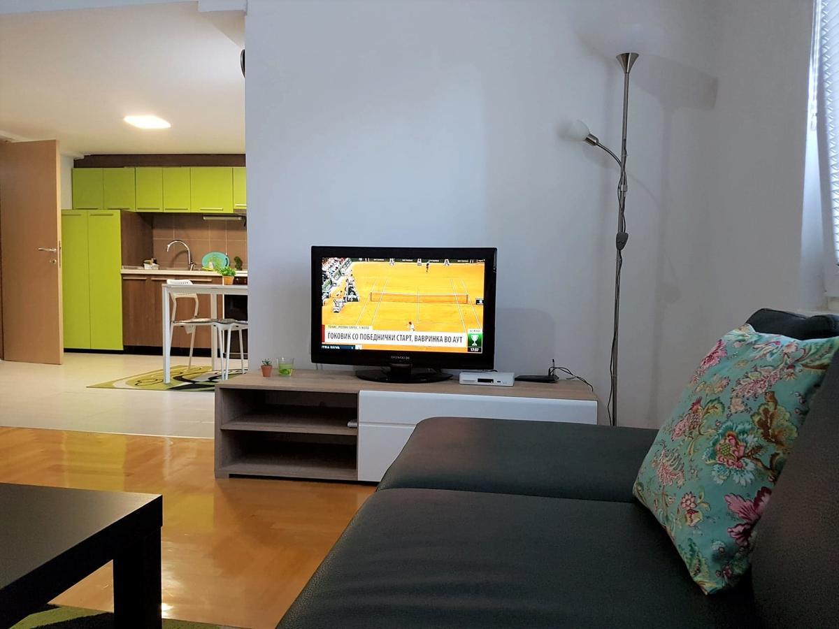 Regina'S Apartments Skopje Bagian luar foto