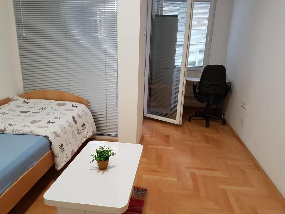 Regina'S Apartments Skopje Bagian luar foto
