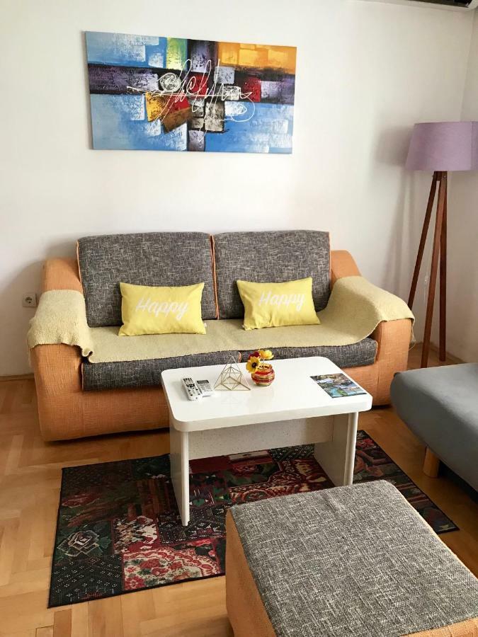 Regina'S Apartments Skopje Bagian luar foto