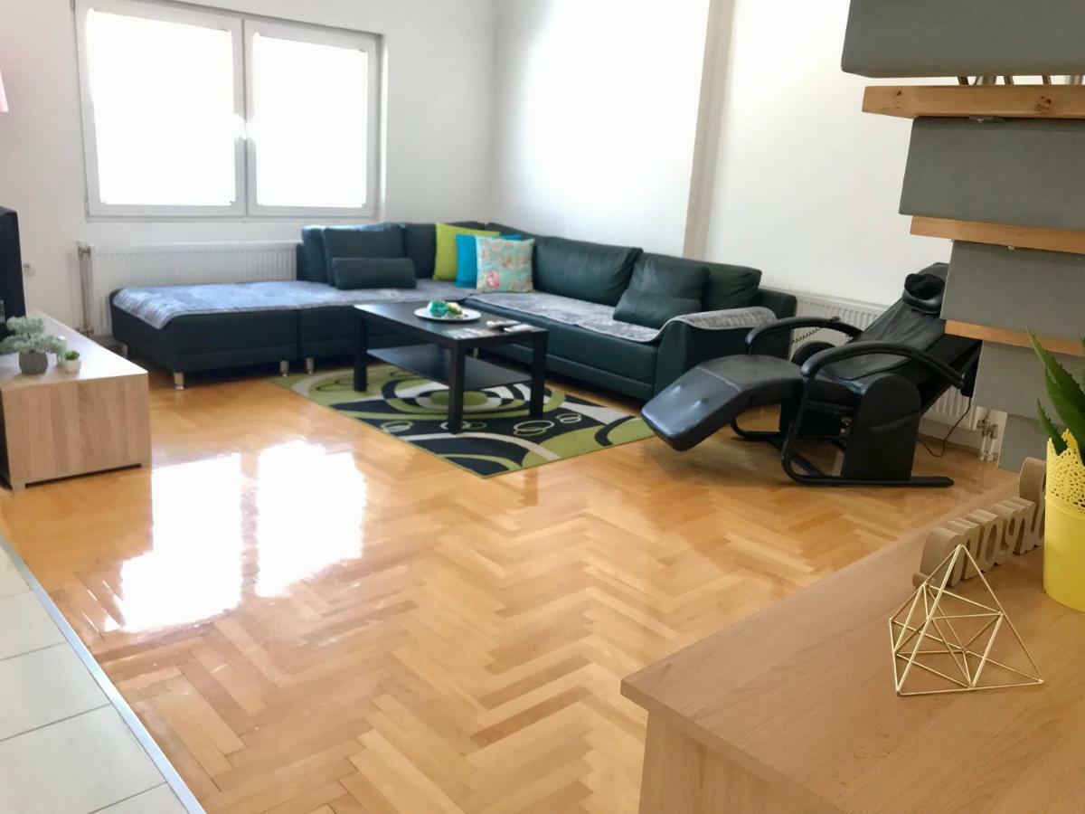 Regina'S Apartments Skopje Bagian luar foto