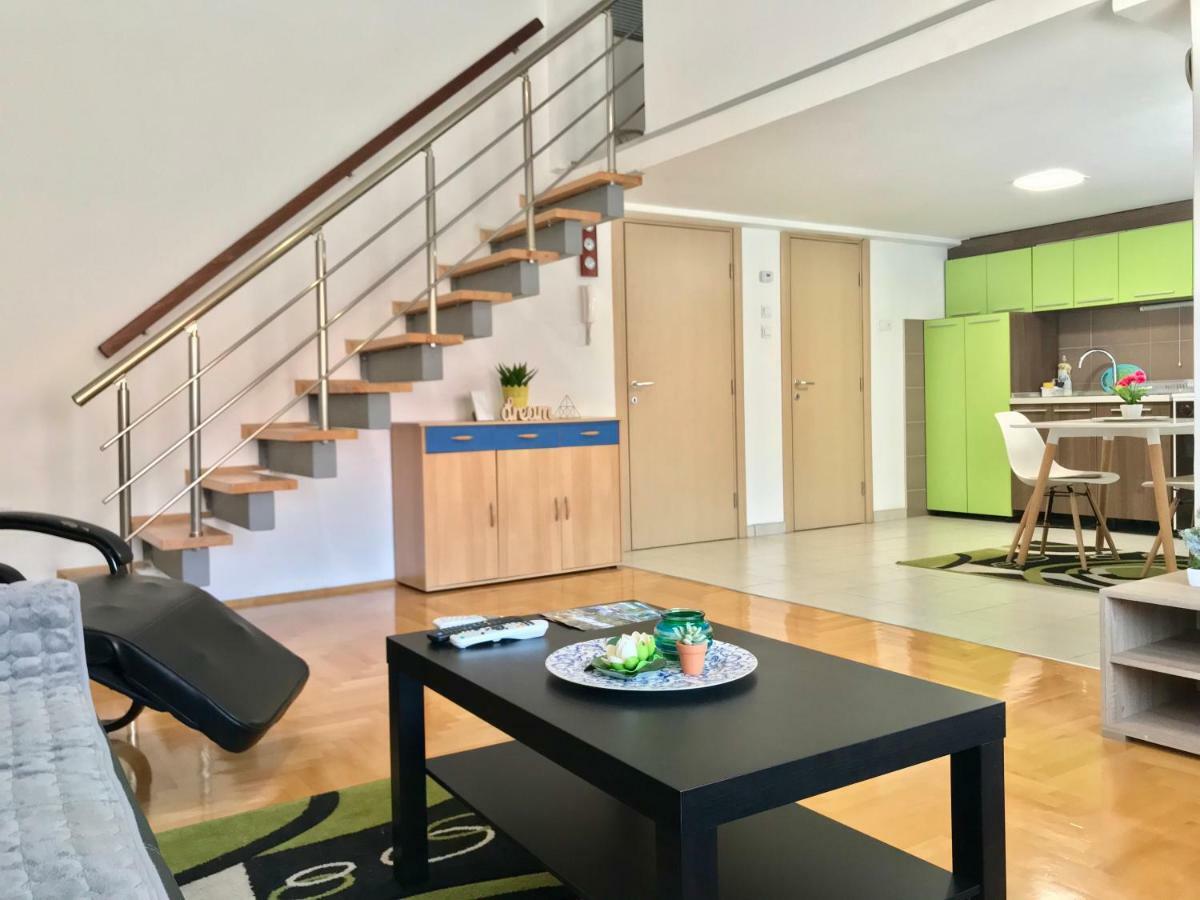 Regina'S Apartments Skopje Bagian luar foto