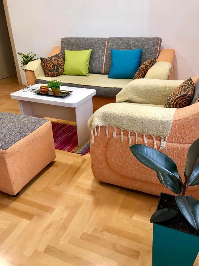 Regina'S Apartments Skopje Bagian luar foto